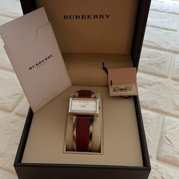 Watch - Picture 3 of 5